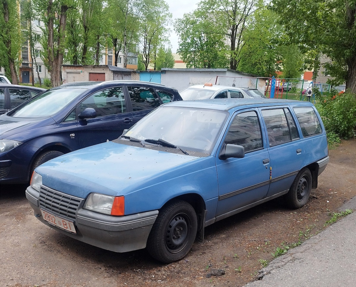 Витебская область, № 2092 ВІ — Opel Kadett (E) '84-95