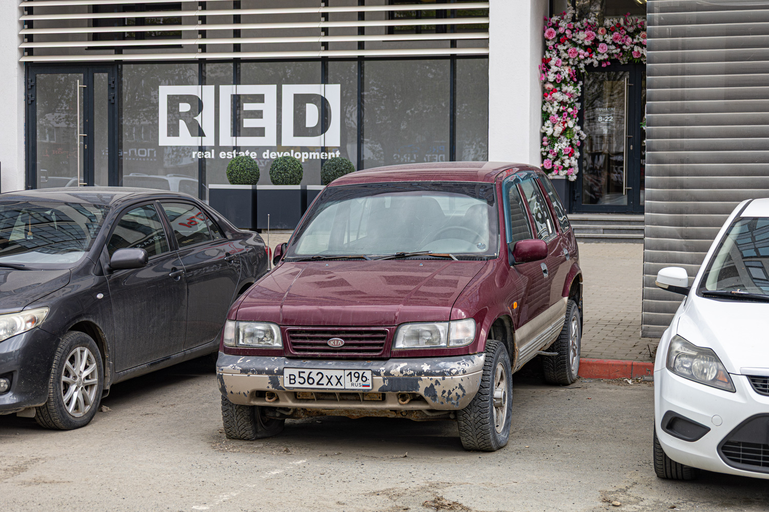Свердловская область, № В 562 ХХ 196 — Kia Sportage '93-04