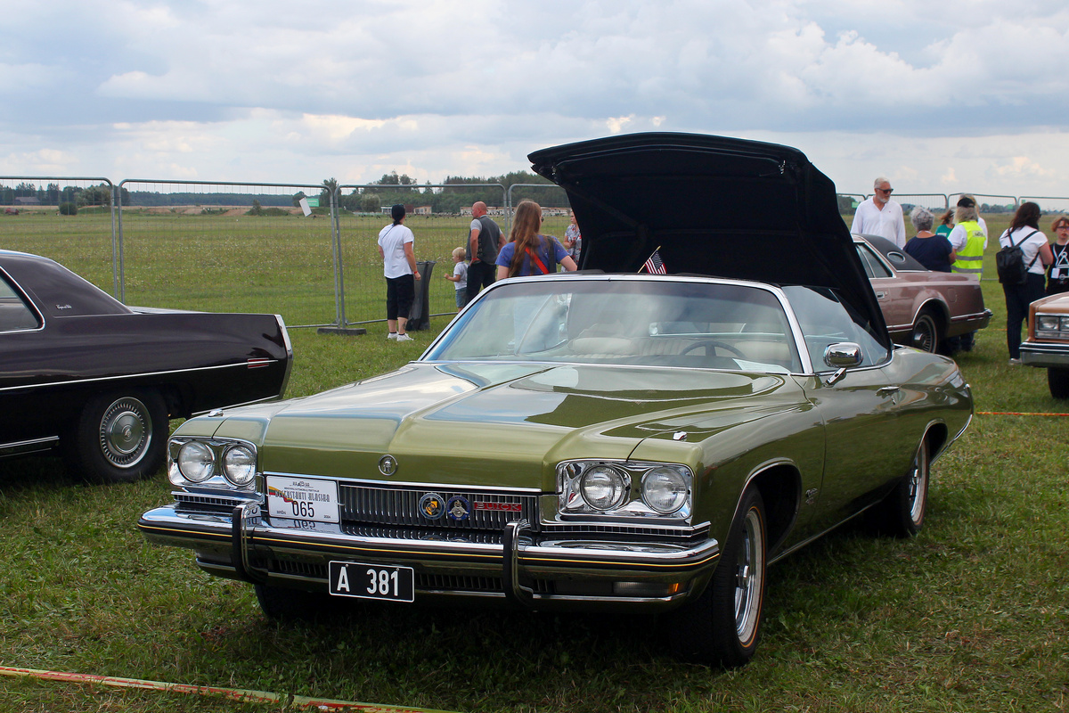 Эстония, № A 381 — Buick Centurion '71-73; Литва — Nesenstanti klasika 2024