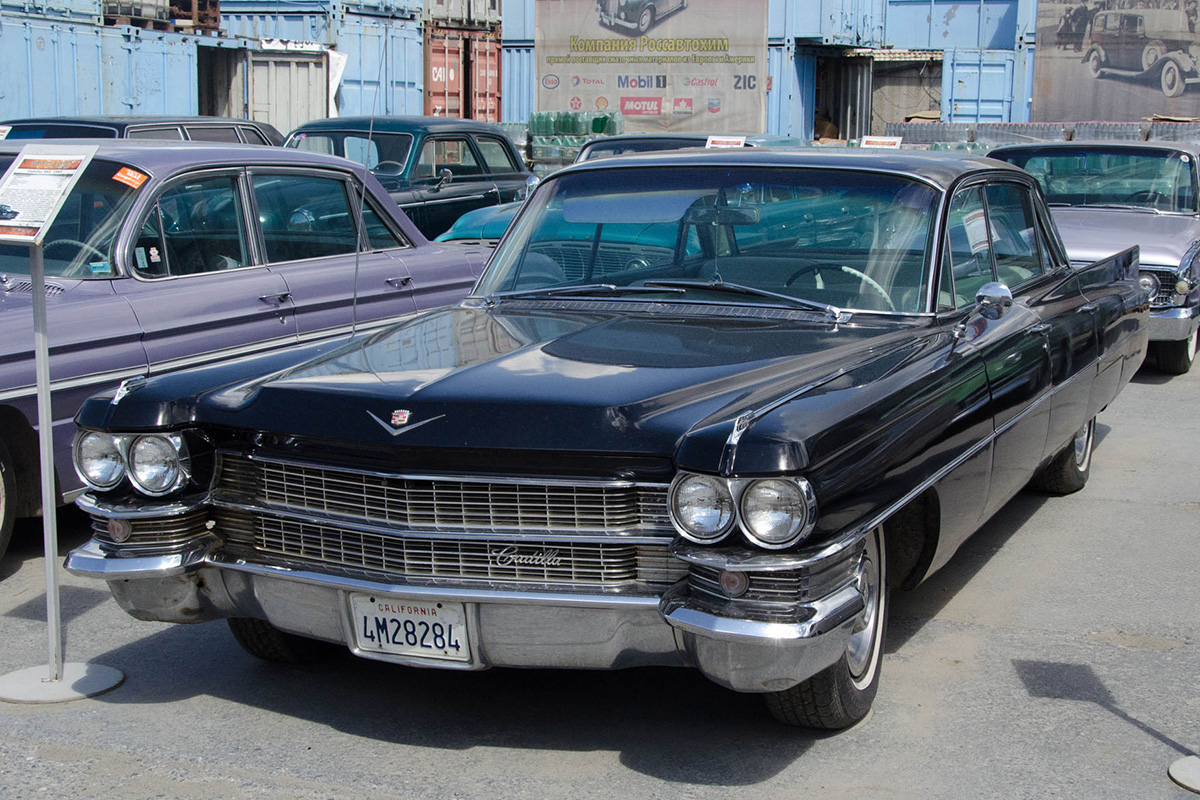 Свердловская область, № 4M28284 — Cadillac Series 62 (7G) '61-64
