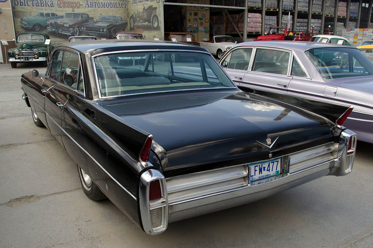 Свердловская область, № 4M28284 — Cadillac Series 62 (7G) '61-64