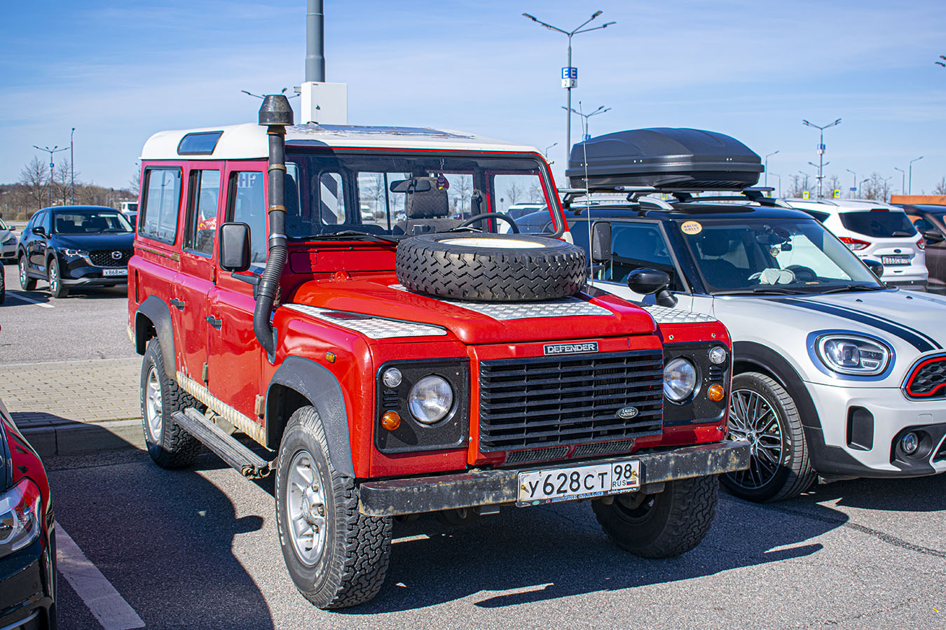 Санкт-Петербург, № У 628 СТ 98 — Land Rover Defender '83-07