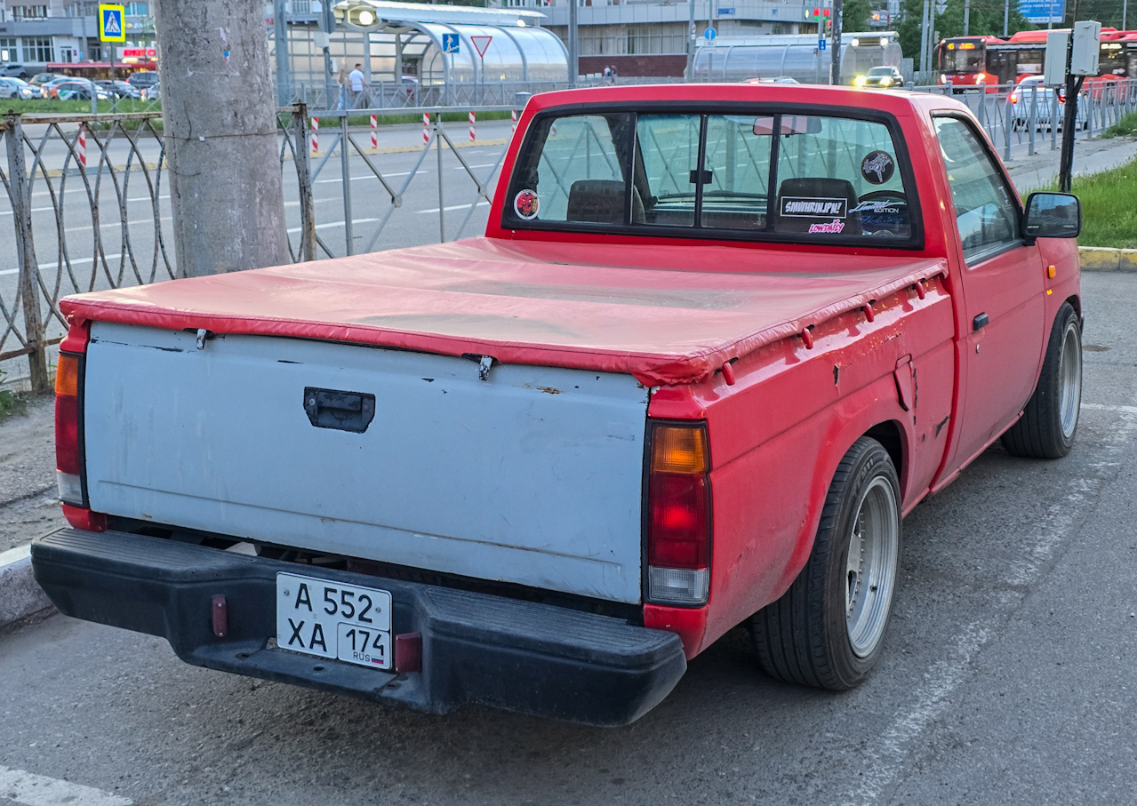 Челябинская область, № А 552 ХА 174 — Nissan Datsun (D21) '85-97