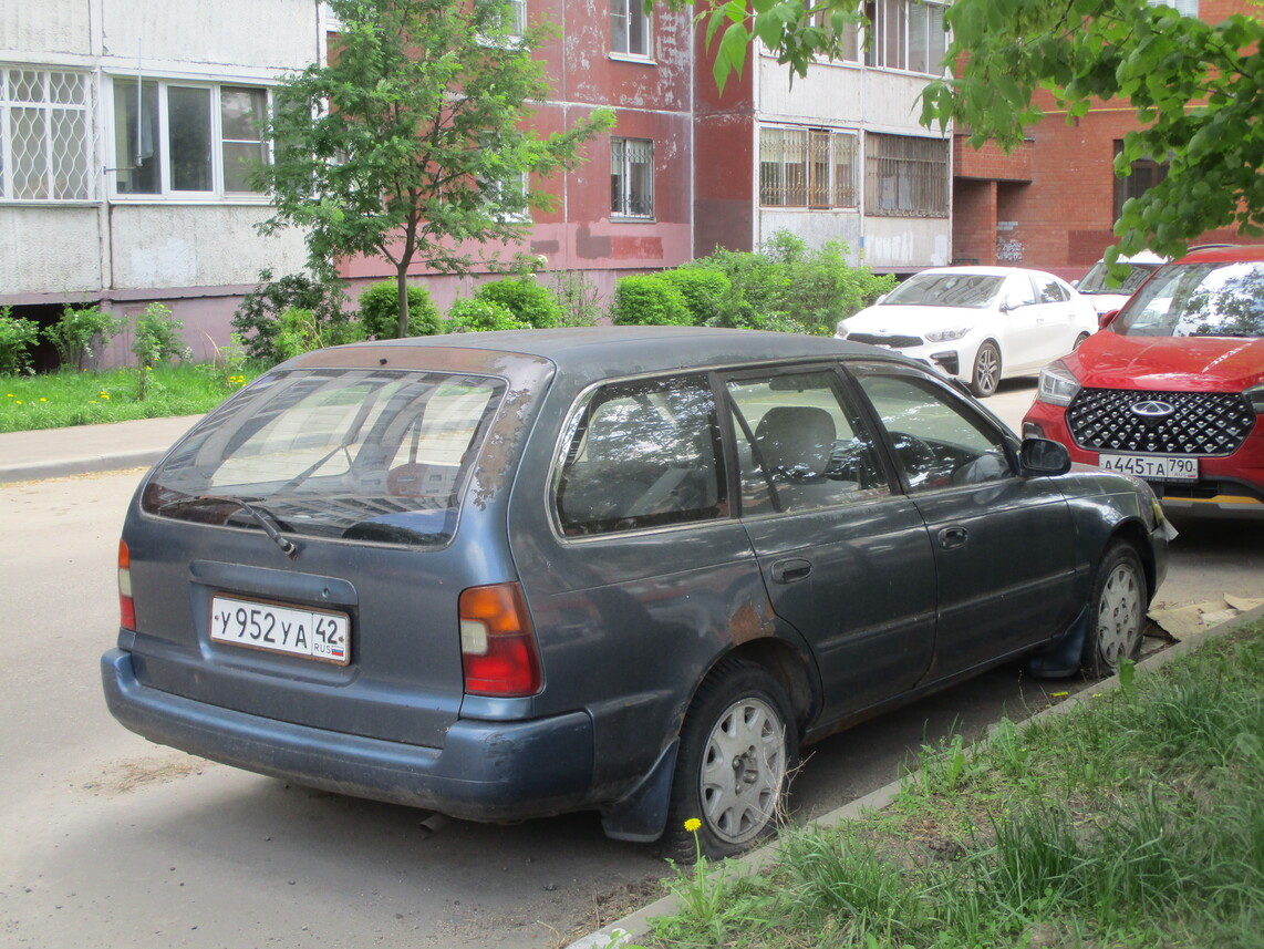 Кемеровская область - Кузбасс, № У 952 УА 42 — Toyota Corolla (E100) '91-02