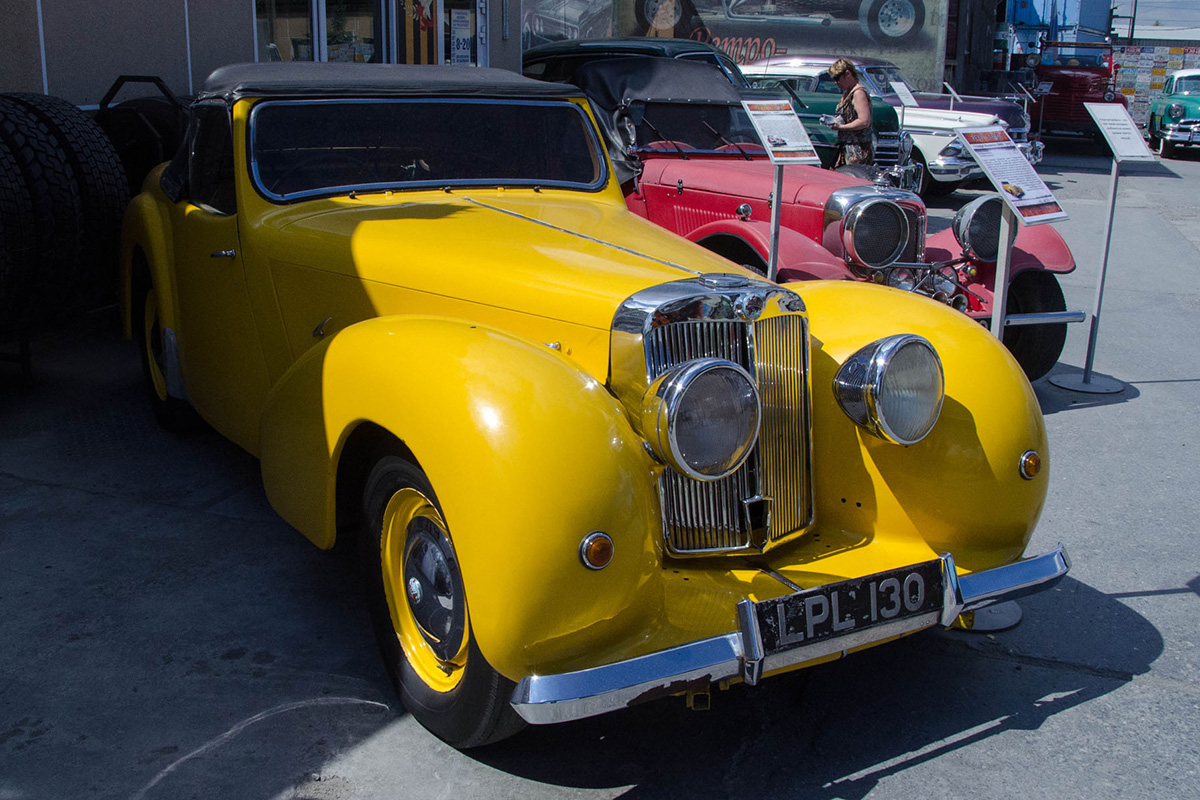 Свердловская область, № LPL 130 — Triumph 1800 Roadster '46-48