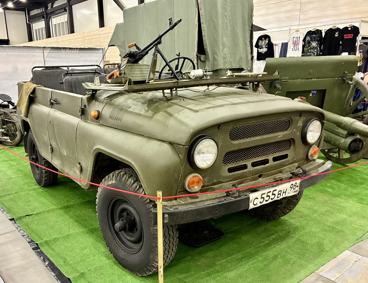 Санкт-Петербург, № С 555 ВН 98 — УАЗ-469Б '72-85; Санкт-Петербург — Олдтаймер-Галерея Ильи Сорокина