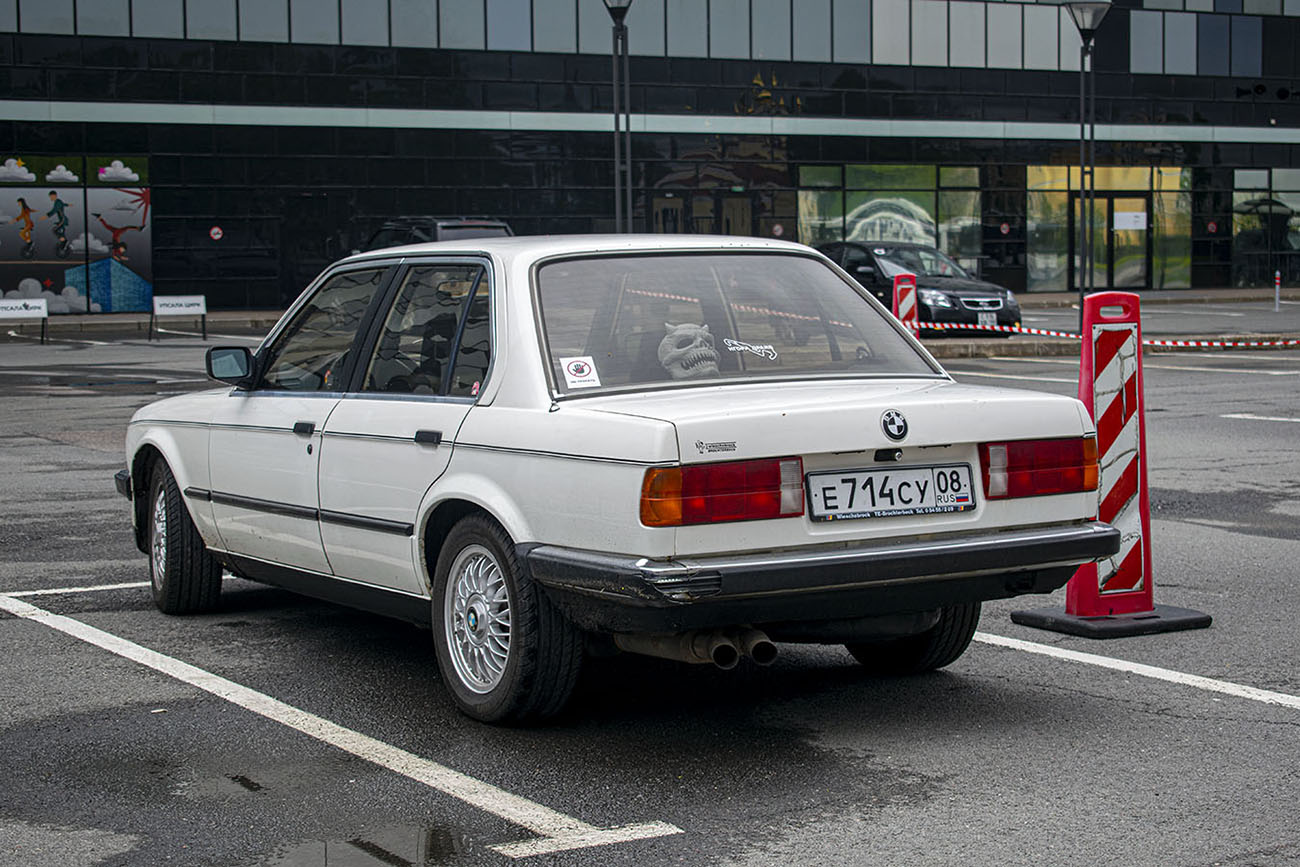 Калмыкия, № Е 714 СУ 08 — BMW 3 Series (E30) '82-94