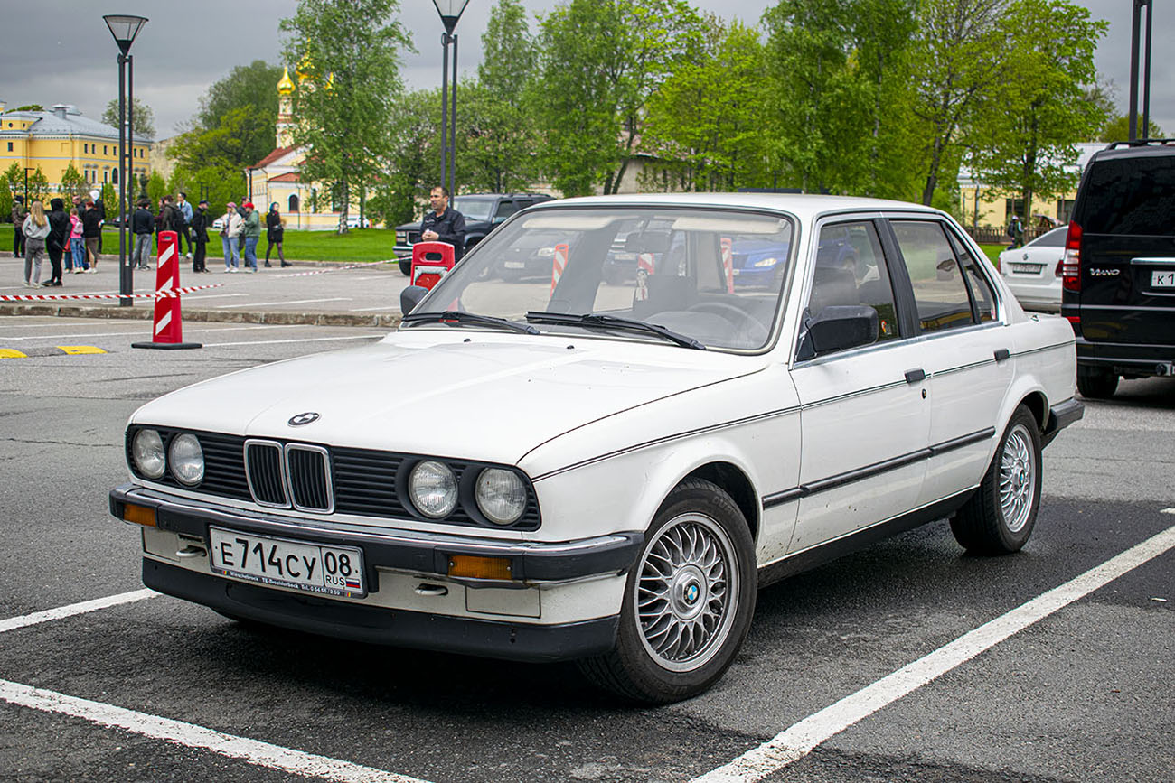 Калмыкия, № Е 714 СУ 08 — BMW 3 Series (E30) '82-94