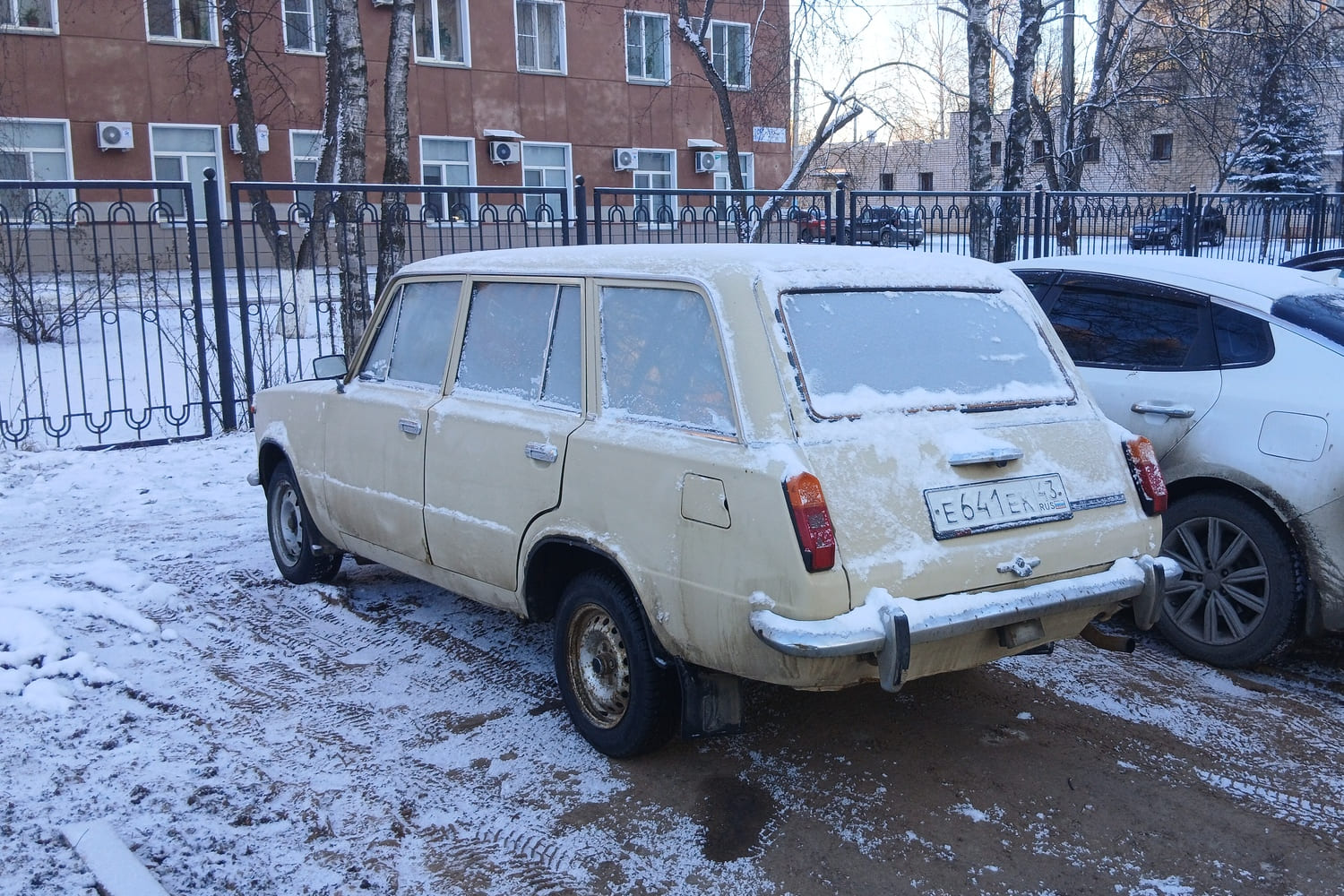 Кировская область, № Е 641 ЕК 43 — ВАЗ-2102 Жигули '71-86
