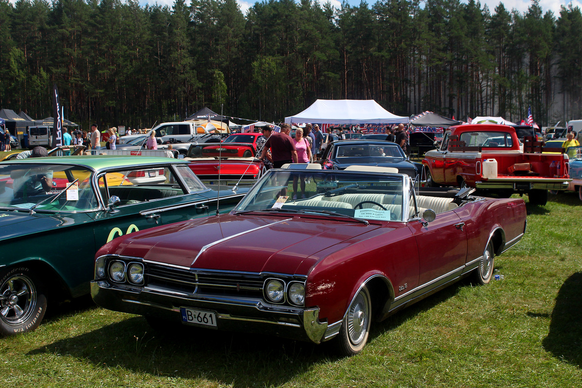 Польша, № B 661 — Oldsmobile 88 (6G) '65-70; Литва — American Spirit 2025