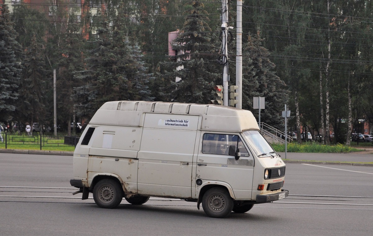 Удмуртия, № А 122 ЕР 18 — Volkswagen Hochraum-Kastenwagen '79-92