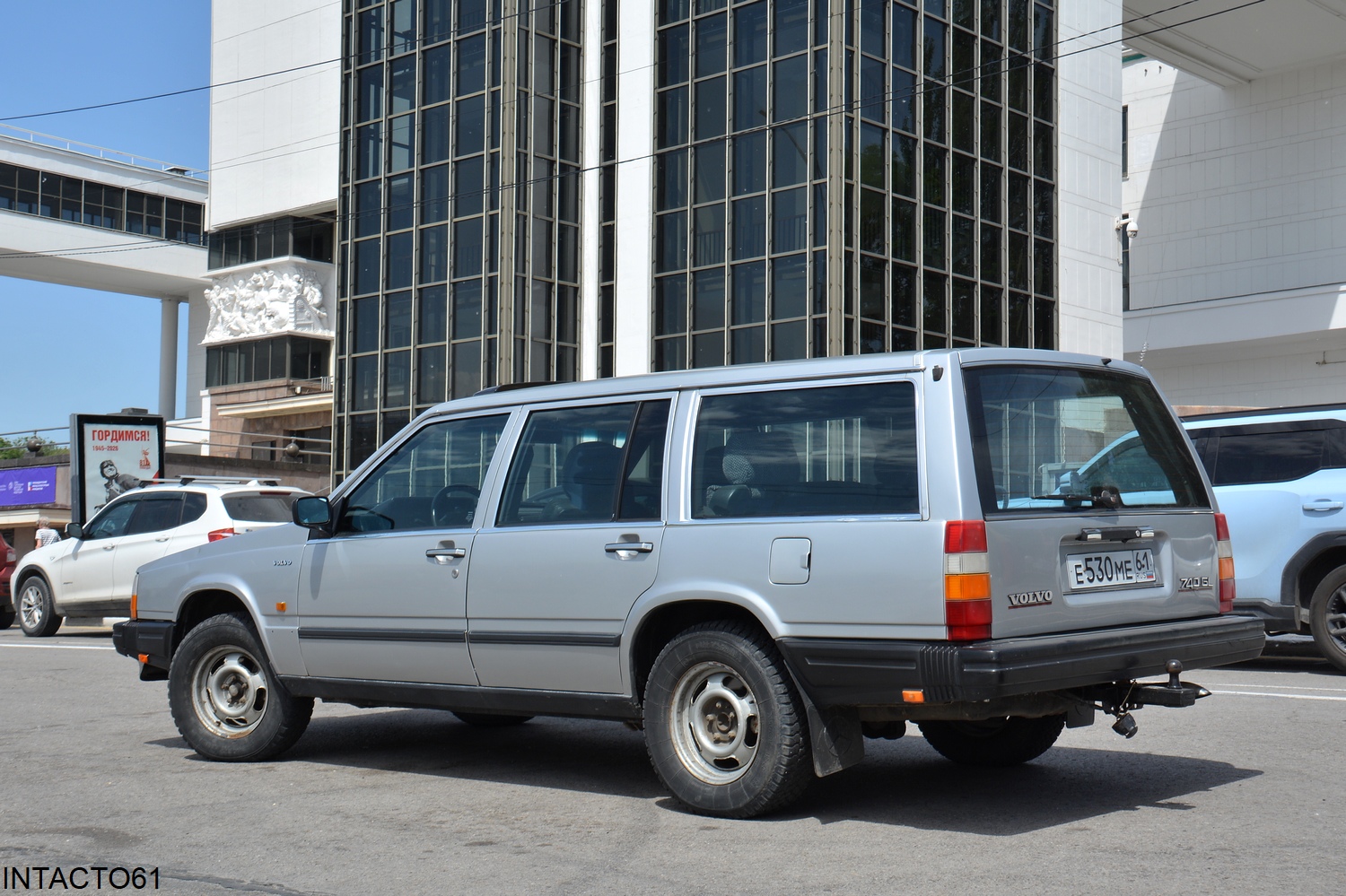 Ростовская область, № Е 530 МЕ 61 — Volvo 740 '84-92