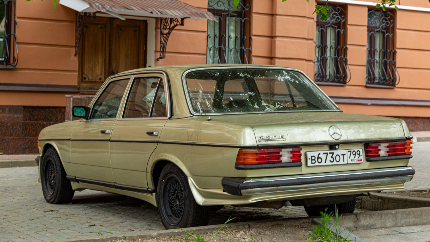 Москва, № В 673 ОТ 799 — Mercedes-Benz (W123) '76-86