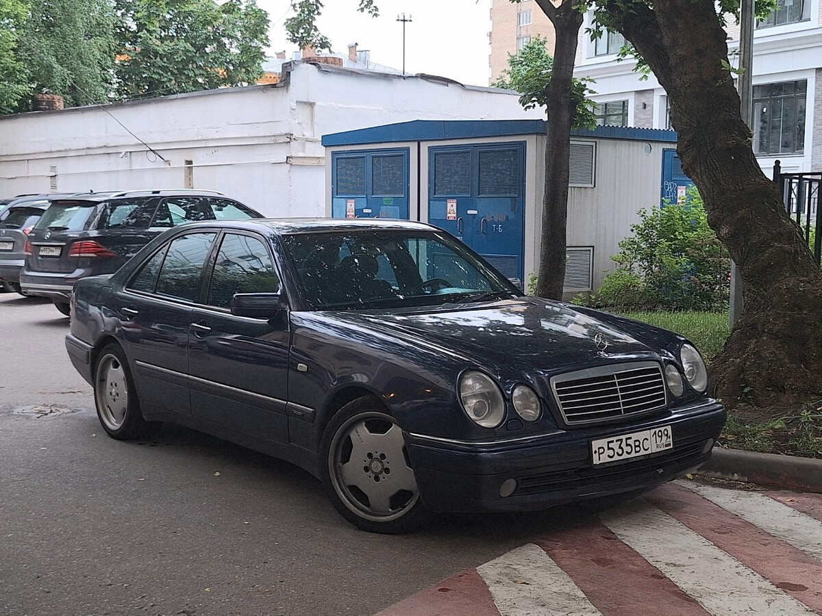 Москва, № Р 535 ВС 199 — Mercedes-Benz (W210) '95-03