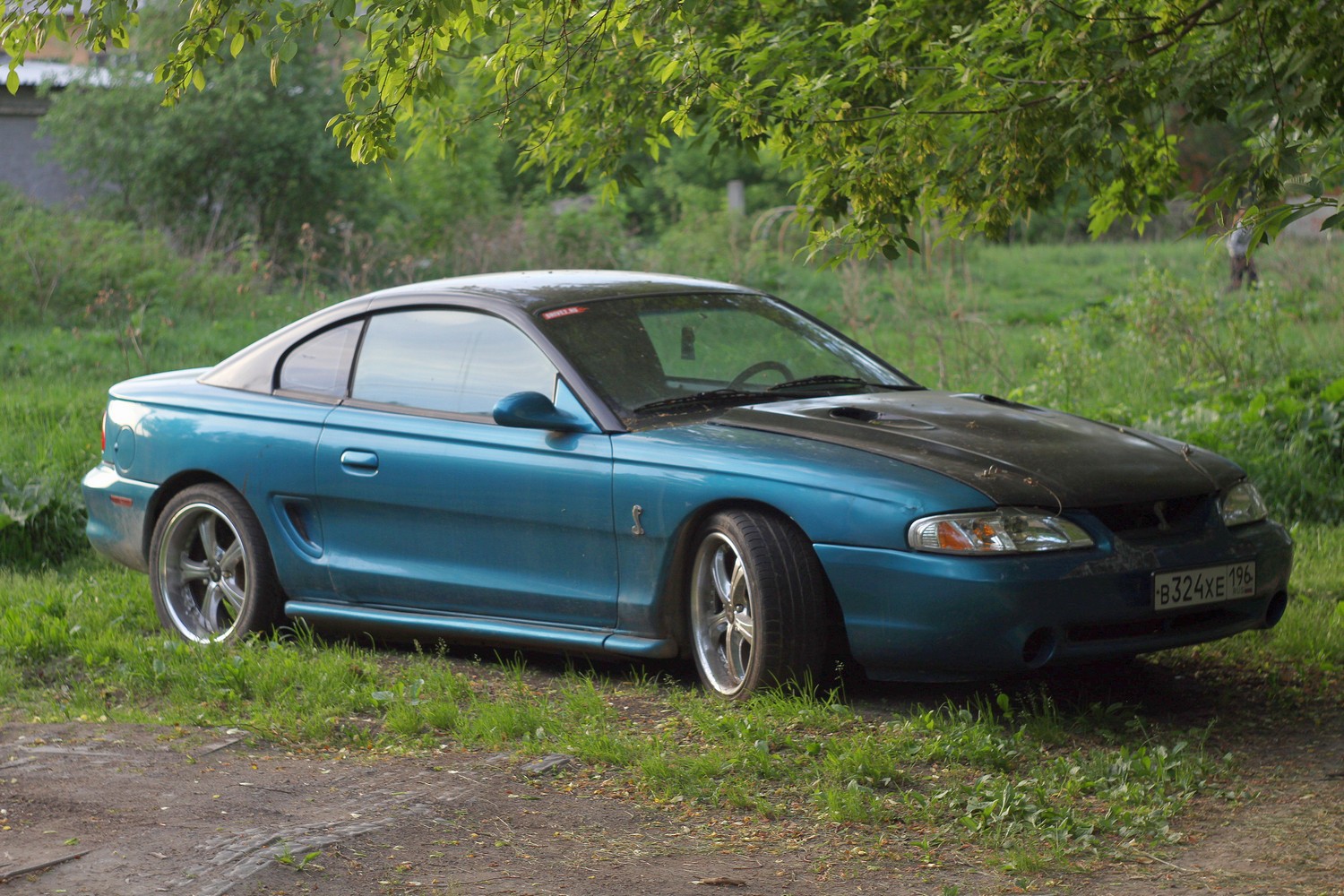 Свердловская область, № В 324 ХЕ 196 — Ford Mustang (4G) '93-98