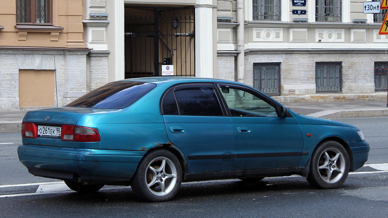 Санкт-Петербург, № О 261 ЕК 98 — Toyota Carina E (T190) '92–97