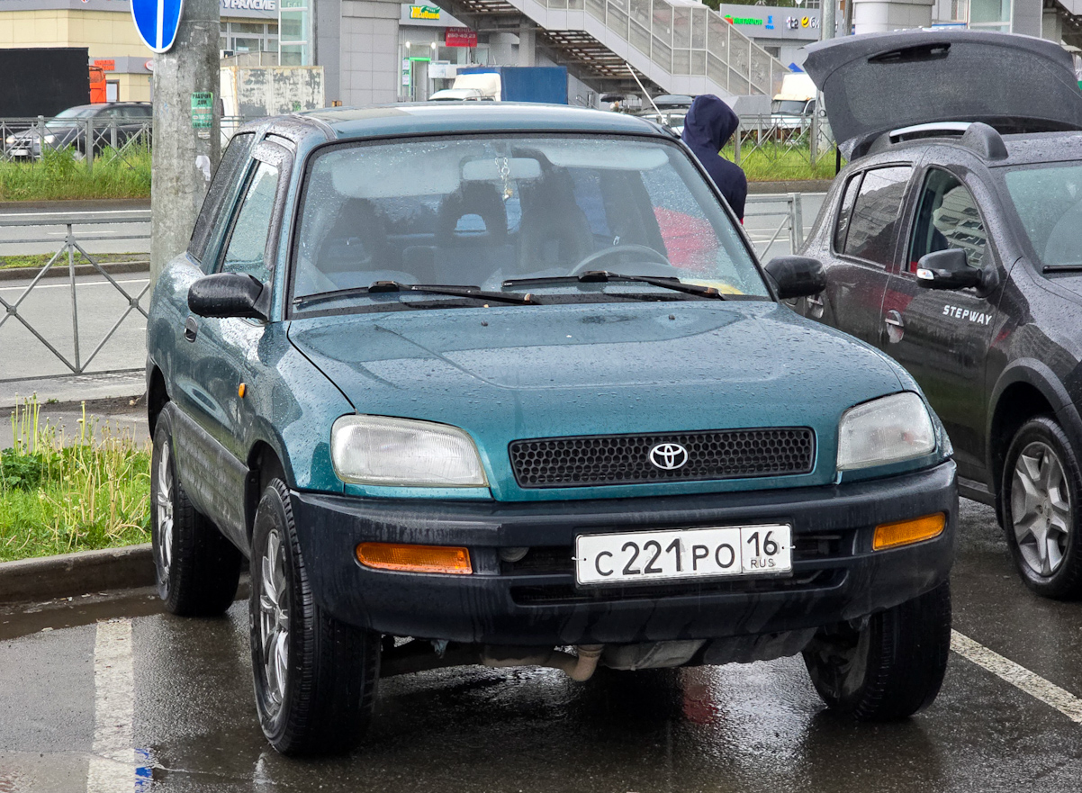 Татарстан, № С 221 РО 16 — Toyota RAV4 '93-03