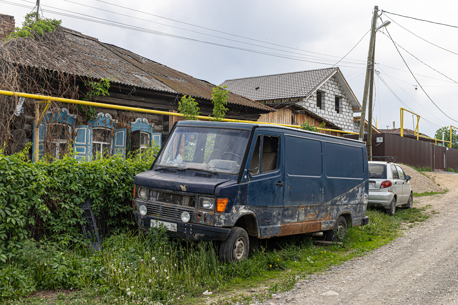 Свердловская область, № В 516 ХС 96 — Mercedes-Benz T1 208D '76-96