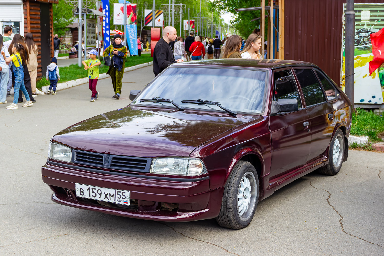 Омская область, № В 159 ХМ 55 — Москвич-214145 Святогор '98-99; Омская область — Выставка 9 мая 2026 г.