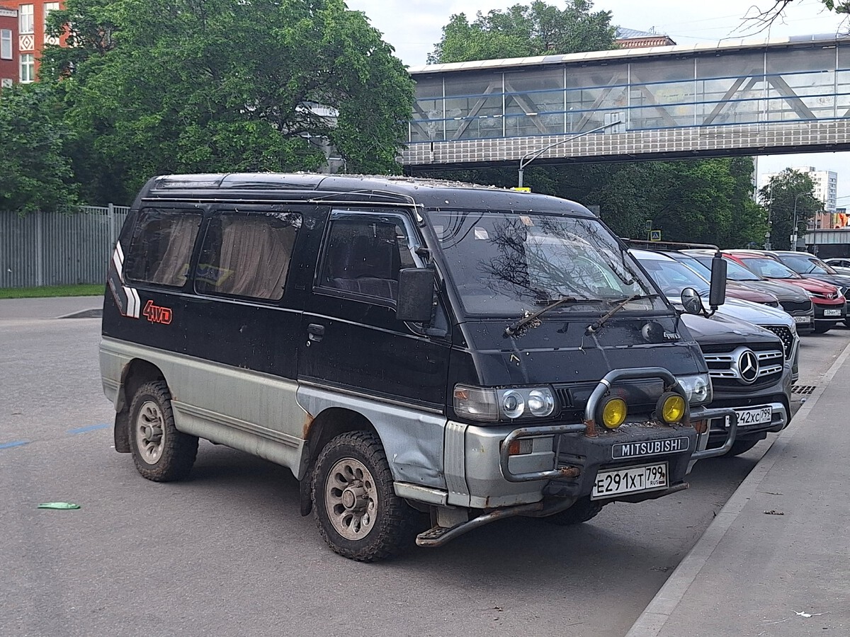 Москва, № Е 291 ХТ 799 — Mitsubishi Delica (3G) '86-99