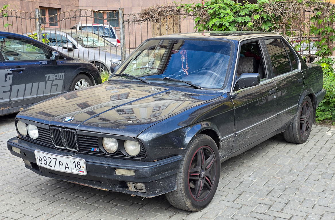 Удмуртия, № В 827 РА 18 — BMW 3 Series (E30) '82-94