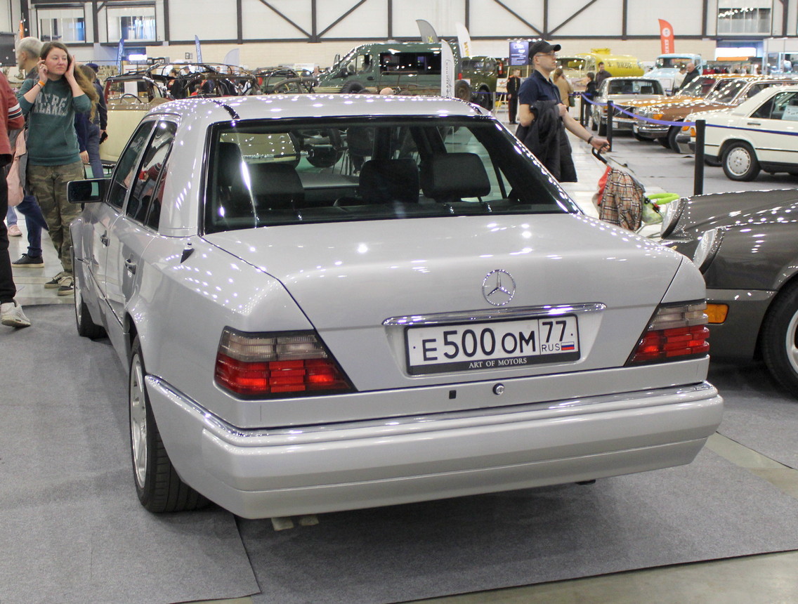 Москва, № Е 500 ОМ 77 — Mercedes-Benz (W124) '84-96; Санкт-Петербург — Олдтаймер-Галерея Ильи Сорокина
