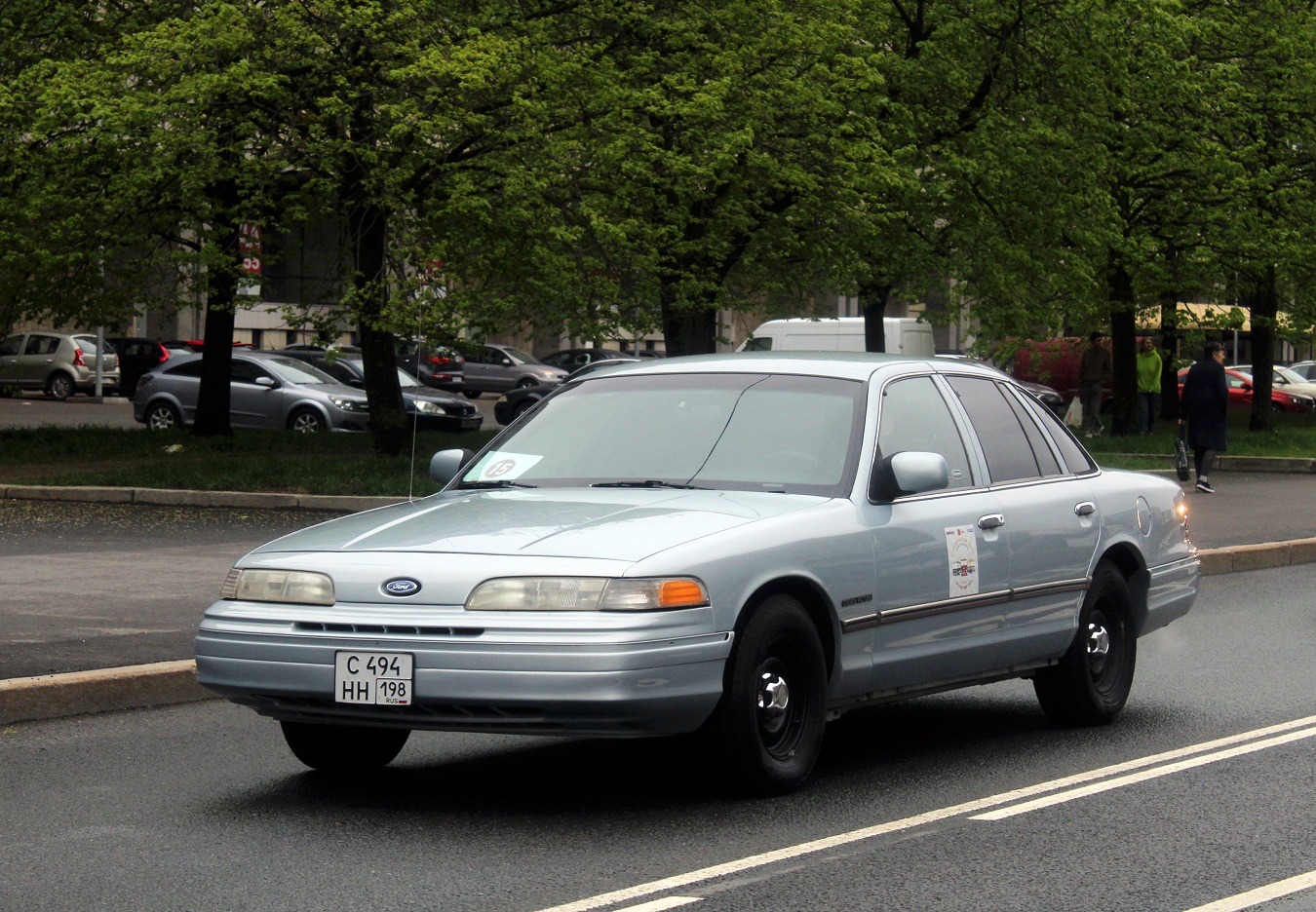 Санкт-Петербург, № С 494 НН 198 — Ford Crown Victoria (1G EN53) '92-97; Санкт-Петербург — Международный транспортный фестиваль "ТранспортФест 2025"