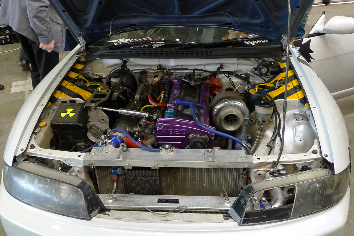 Москва, № Н 464 ЕУ 177 — Nissan Skyline (R33) '93-98