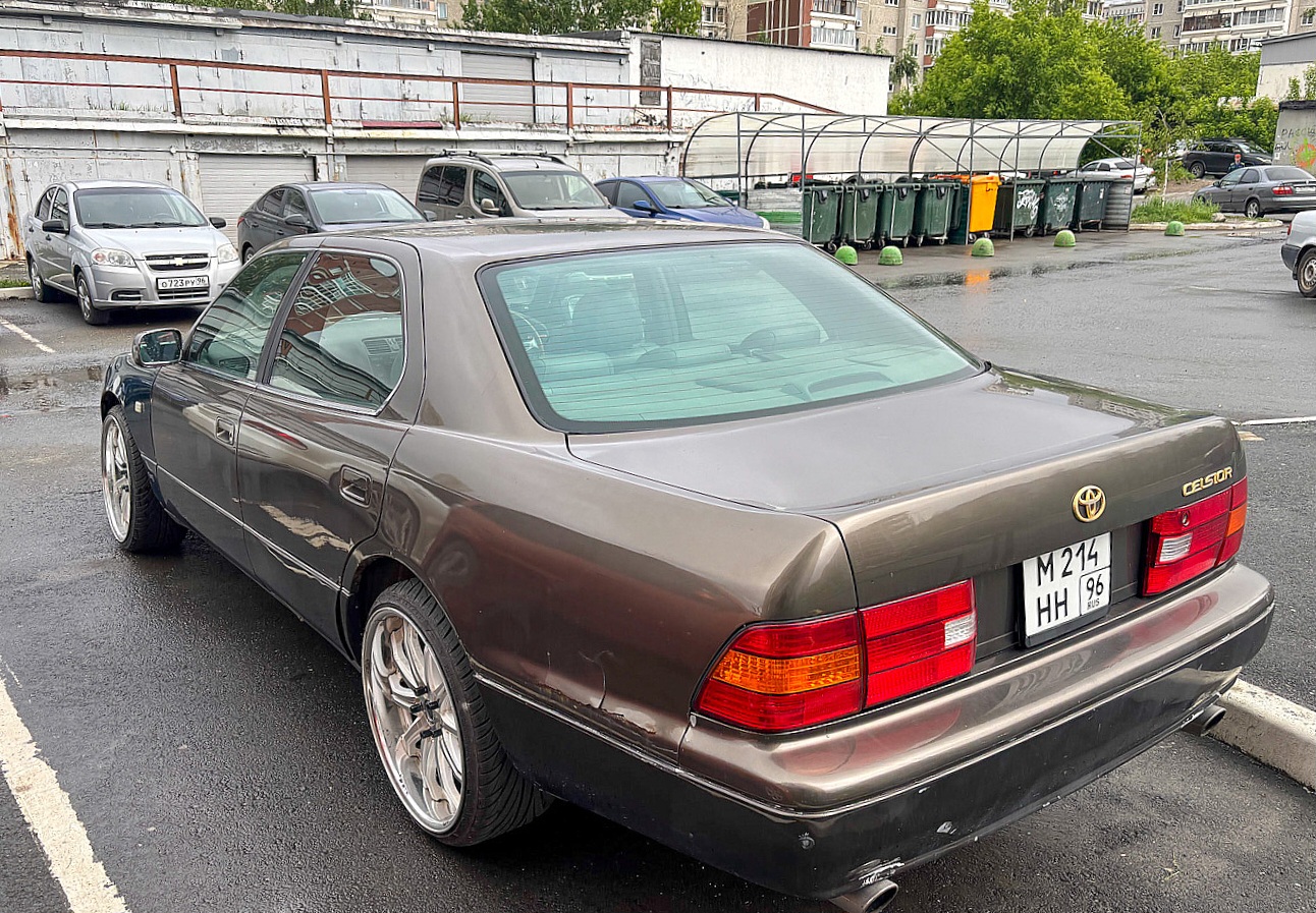 Свердловская область, № М 214 НН 96 — Toyota Celsior (UCF20) '94-97