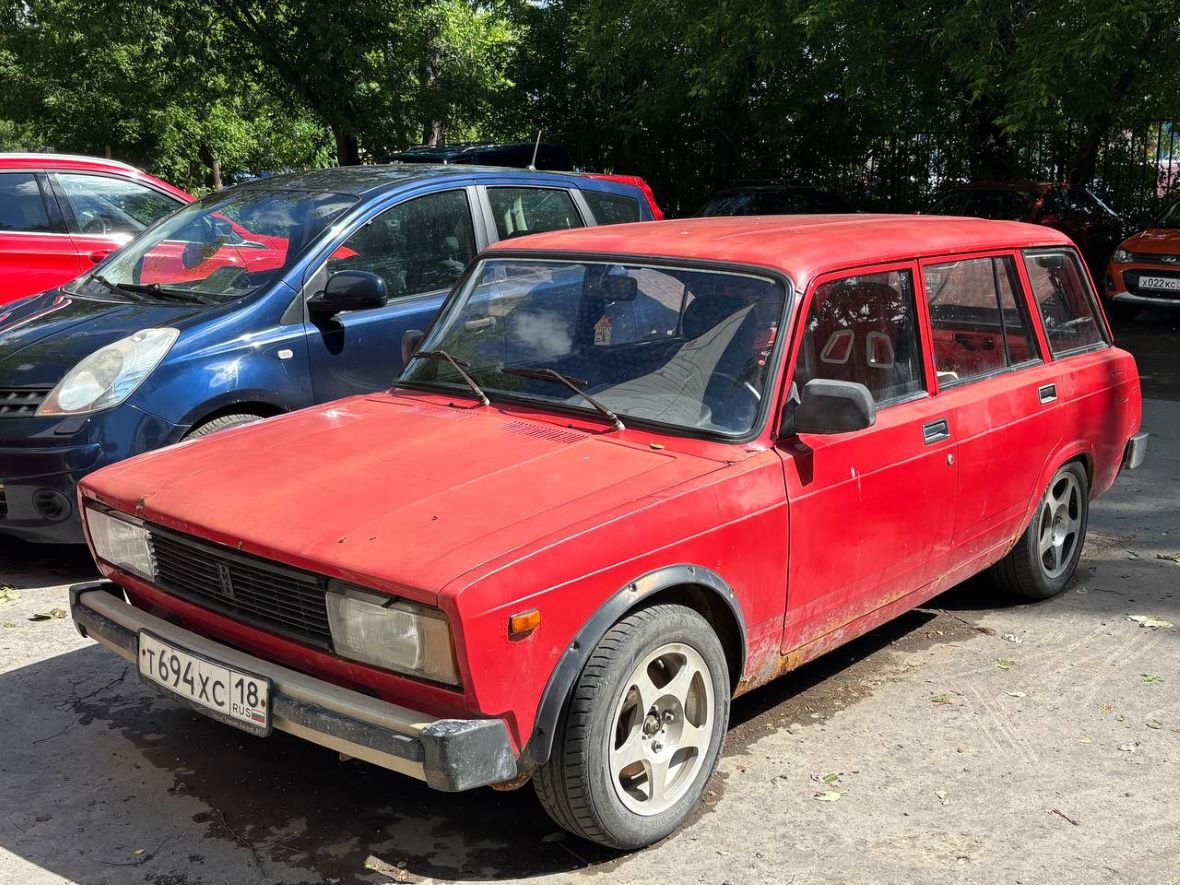 Удмуртия, № Т 694 ХС 18 — ВАЗ-2104 Жигули '84-91
