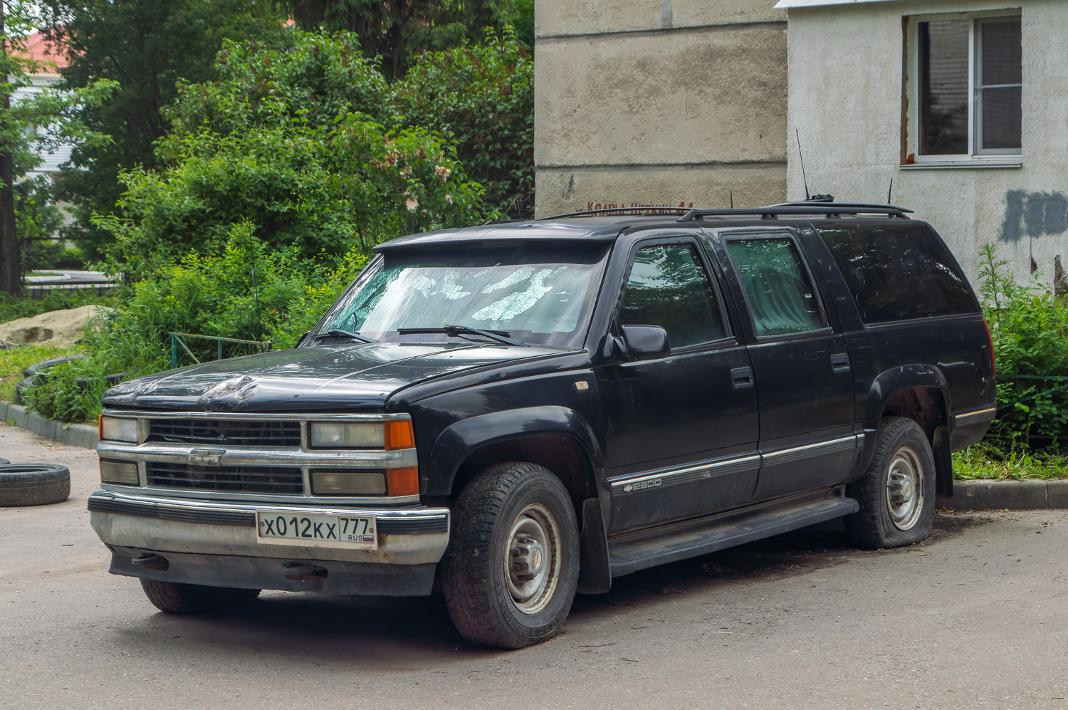 Пензенская область, № Х 012 КХ 777 — Chevrolet Suburban (8G) '92-99