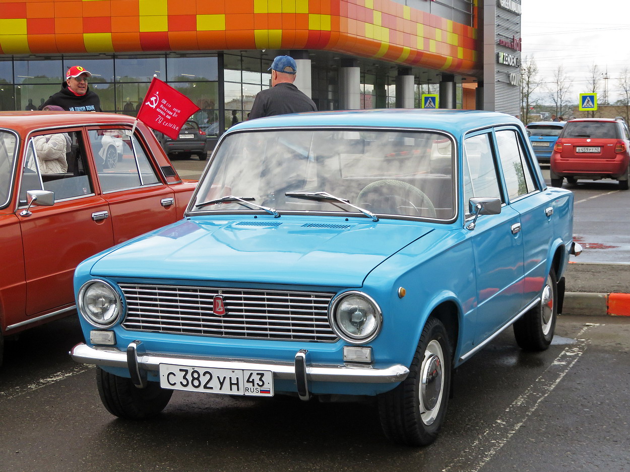 Кировская область, № С 382 УН 43 — ВАЗ-2101 Жигули '70-83; Кировская область — Выставка ретро-автомобилей в Кирове в честь открытия сезона 8 мая 2026 года