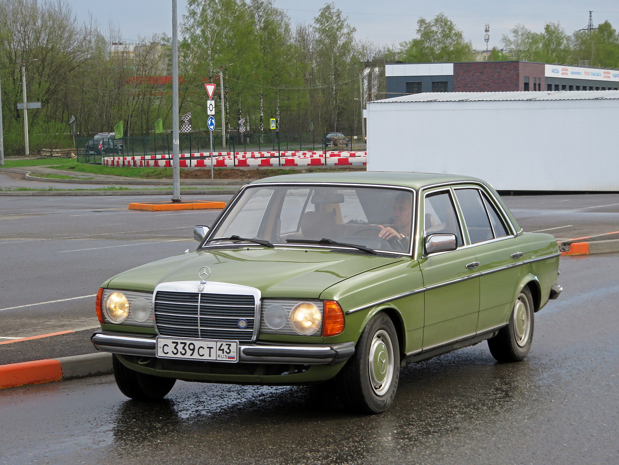 Кировская область, № С 339 СТ 43 — Mercedes-Benz (W123) '76-86; Кировская область — Выставка ретро-автомобилей в Кирове в честь открытия сезона 8 мая 2026 года