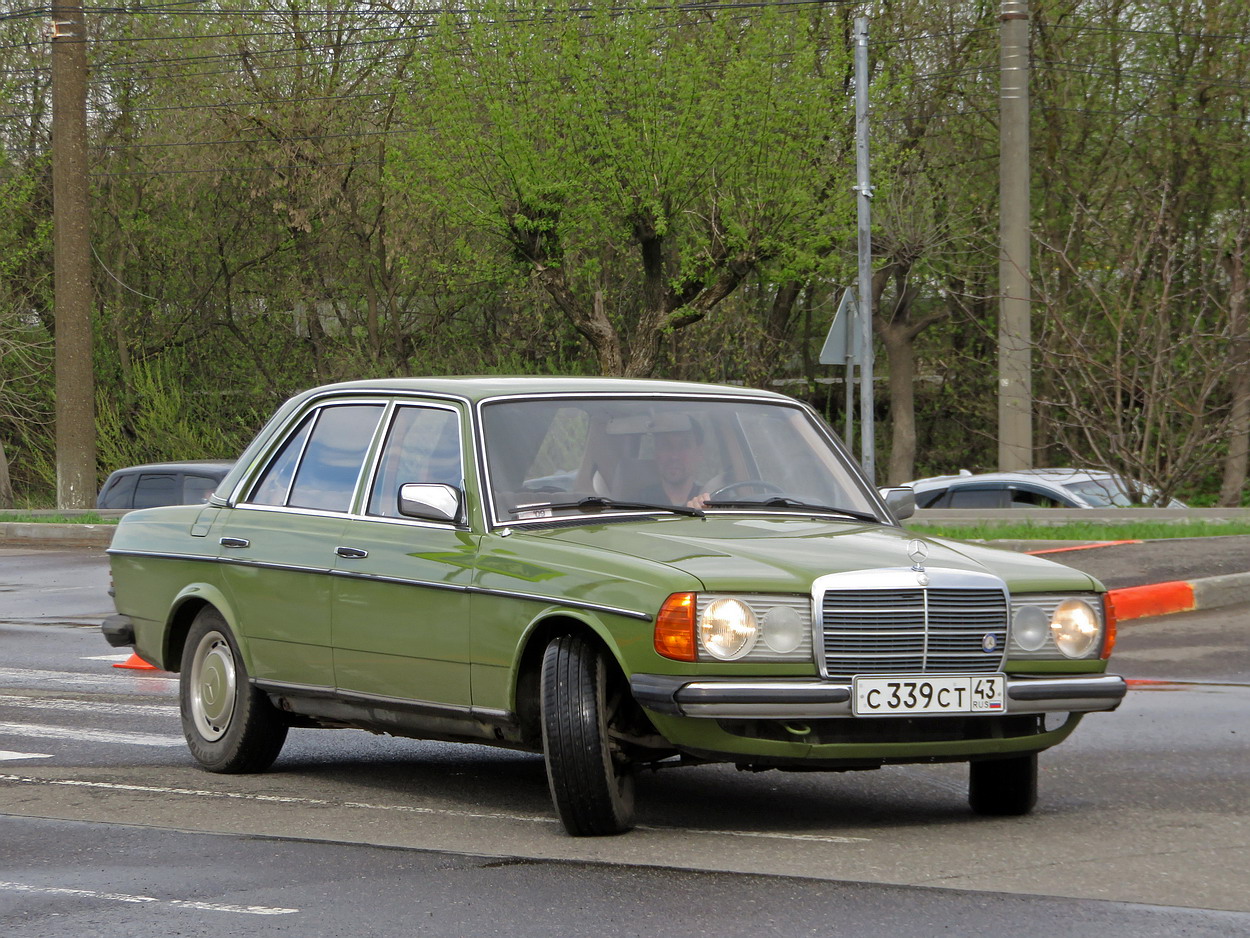 Кировская область, № С 339 СТ 43 — Mercedes-Benz (W123) '76-86; Кировская область — Выставка ретро-автомобилей в Кирове в честь открытия сезона 8 мая 2026 года