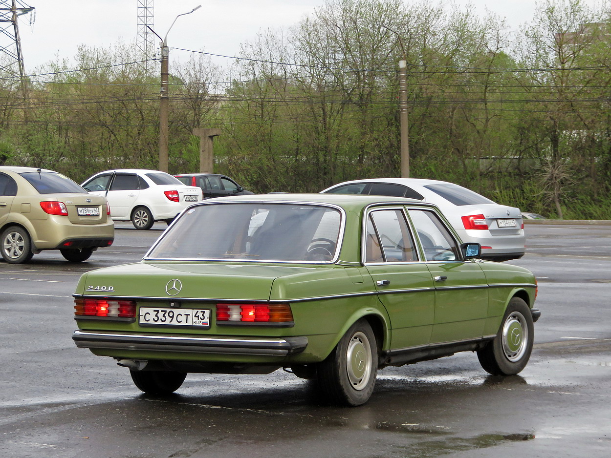 Кировская область, № С 339 СТ 43 — Mercedes-Benz (W123) '76-86; Кировская область — Выставка ретро-автомобилей в Кирове в честь открытия сезона 8 мая 2026 года
