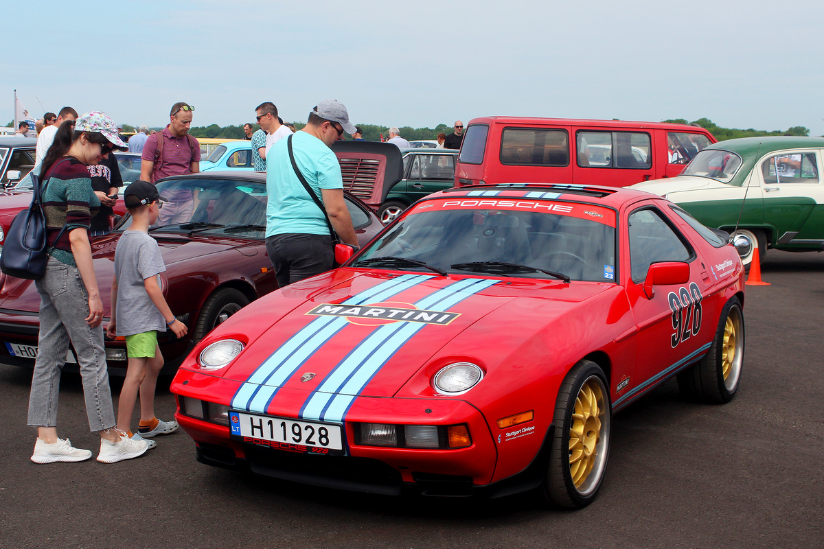 Литва, № H11928 — Porsche 928 '77-95; Литва — Retro mugė 2024