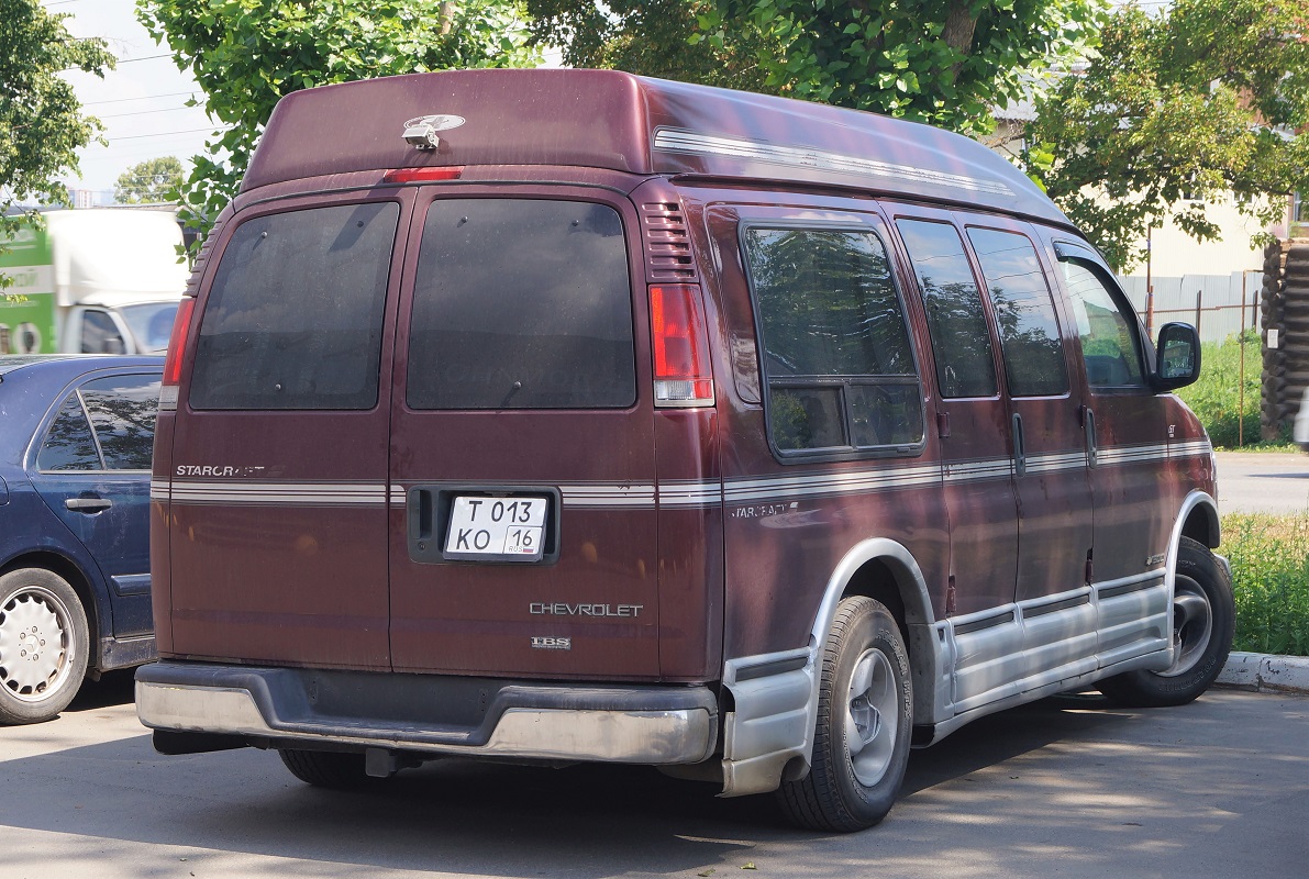 Татарстан, № Т 013 КО 16 — Chevrolet Express '95-02