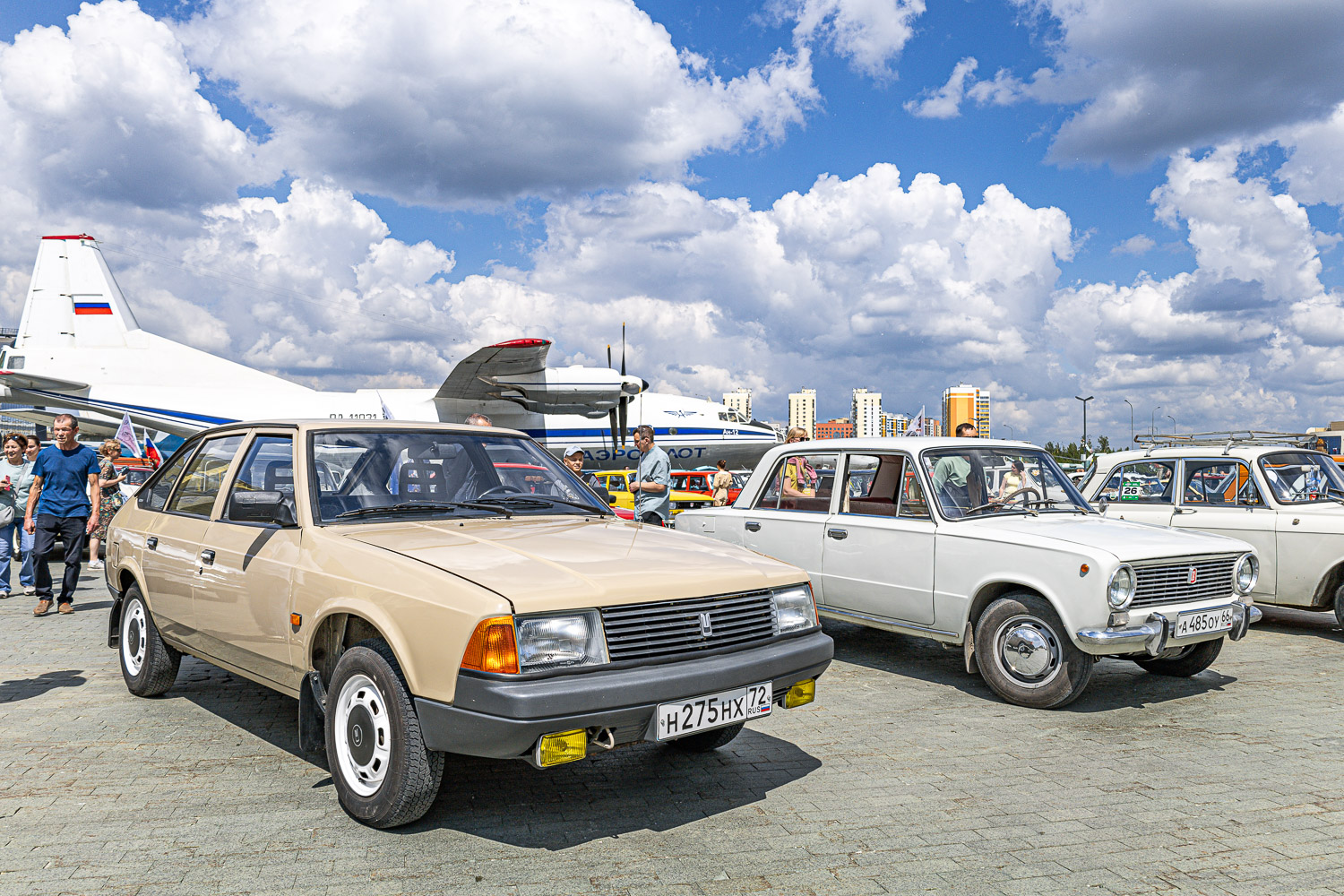 Тюменская область, № Н 275 НХ 72 — Москвич-214122 '94-98; Свердловская область — Фестиваль "Авторетро" 2026