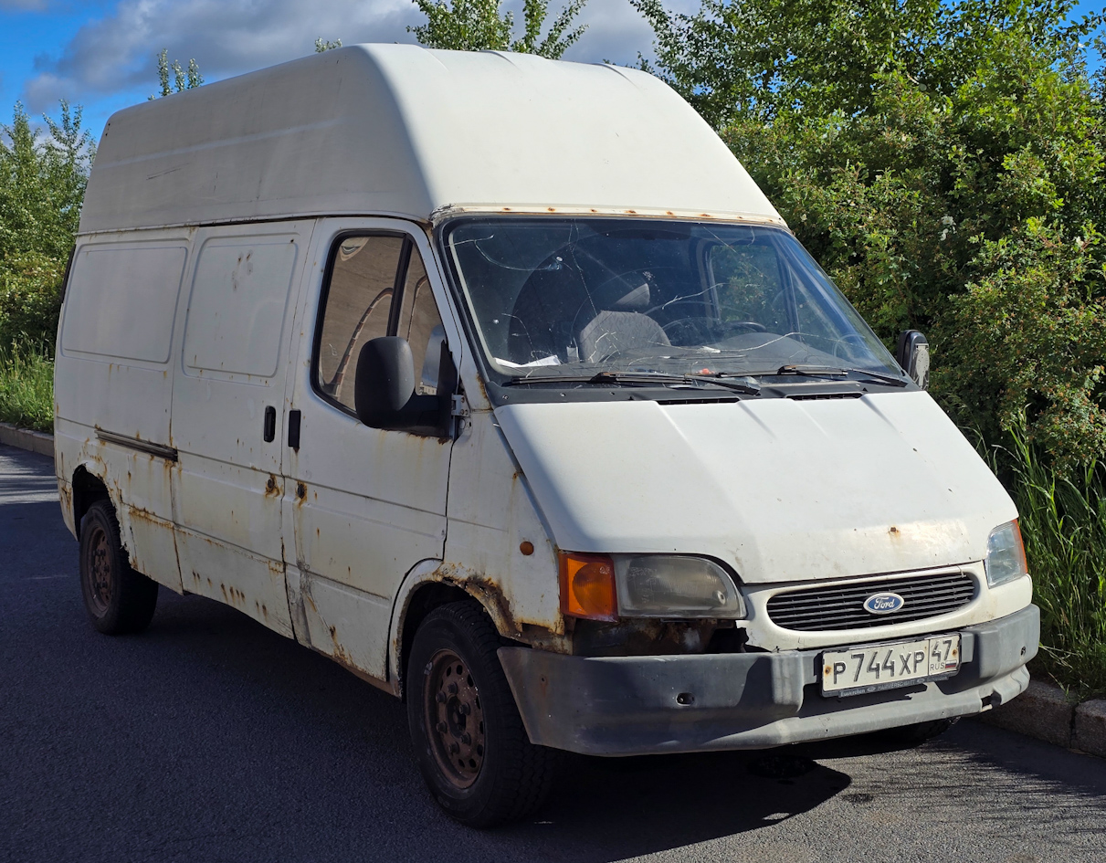 Ленинградская область, № Р 744 ХР 47 — Ford Transit (3G, facelift) '94-00