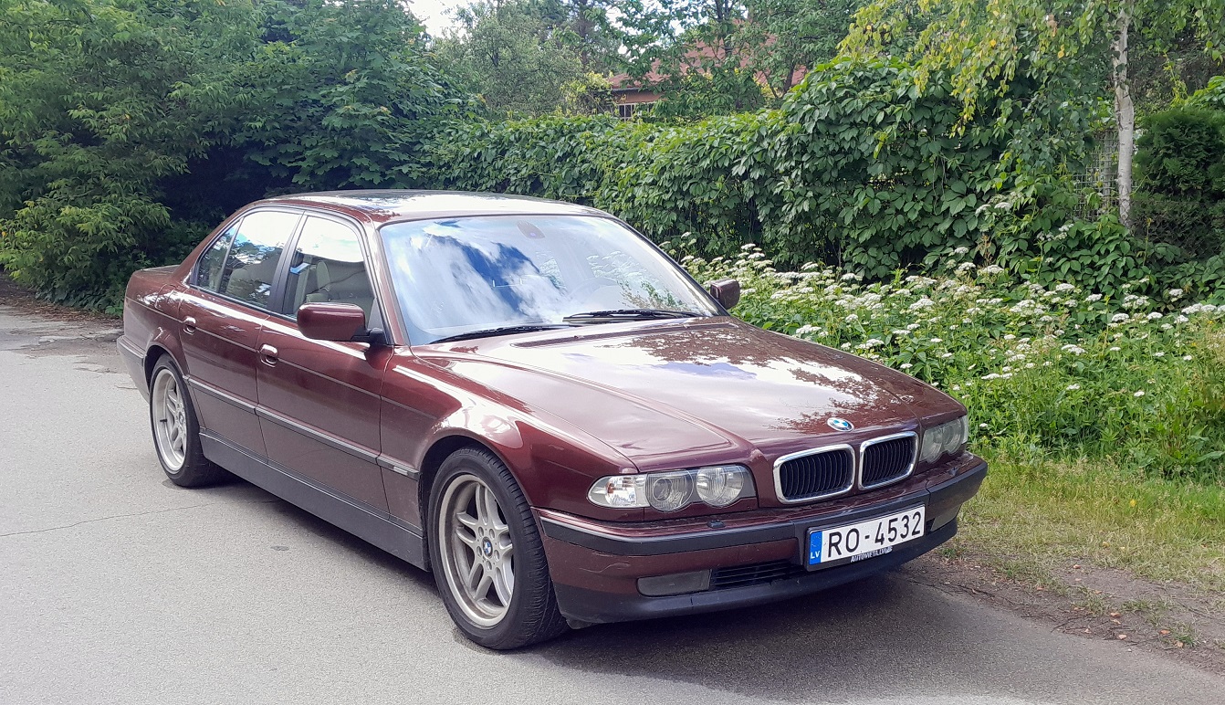 Латвия, № RO-4532 — BMW 7 Series (E38) '94-01
