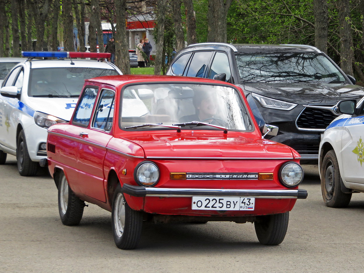 Кировская область, № О 225 ВУ 43 — ЗАЗ-968М Запорожец '79-94; Кировская область — Выставка ретро-автомобилей в Кирове в честь Дня Победы 9 мая 2026 года