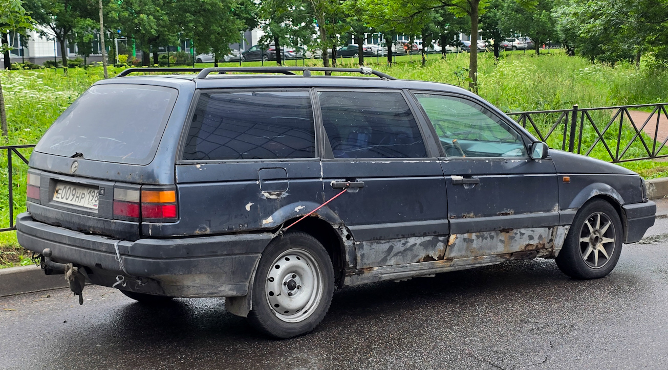 Санкт-Петербург, № Е 009 НР 198 — Volkswagen Passat Variant (B3) '88-93