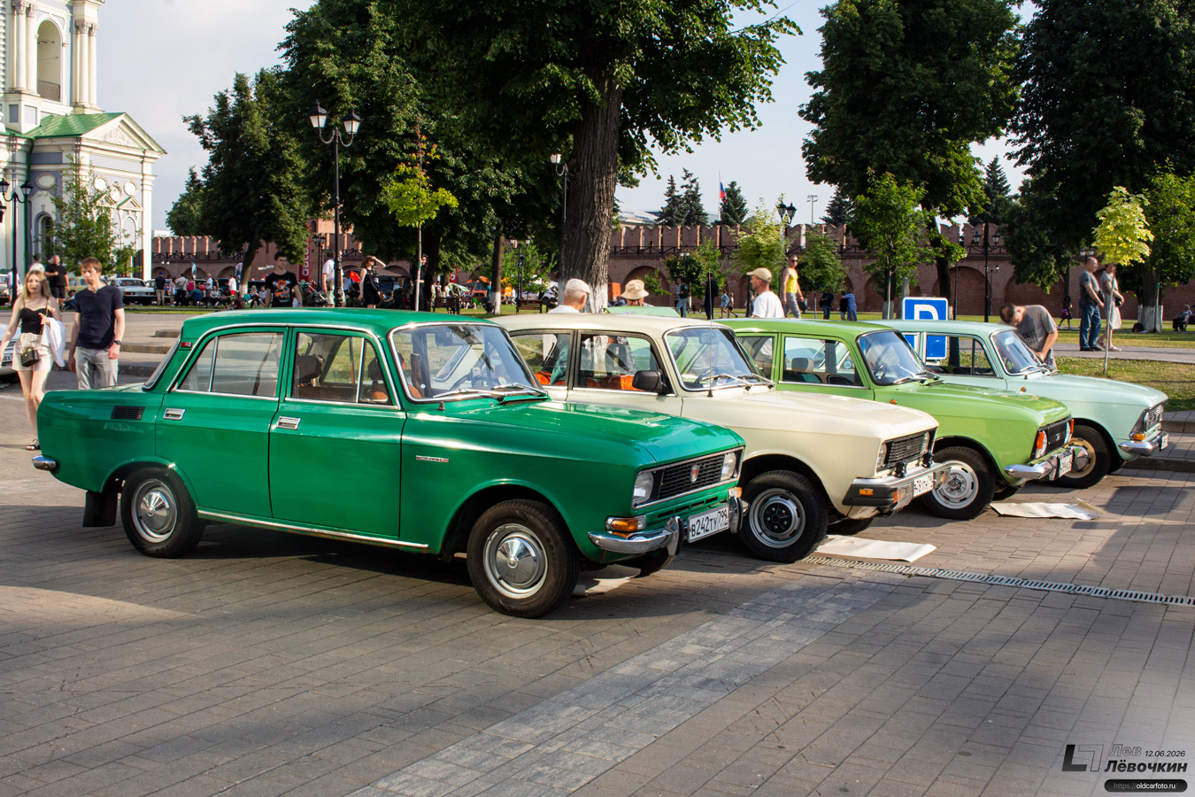 Москва, № В 242 ТУ 799 — Москвич-21406 '78-87; Тульская область — Автомобильный фестиваль "Автострада — 2026"