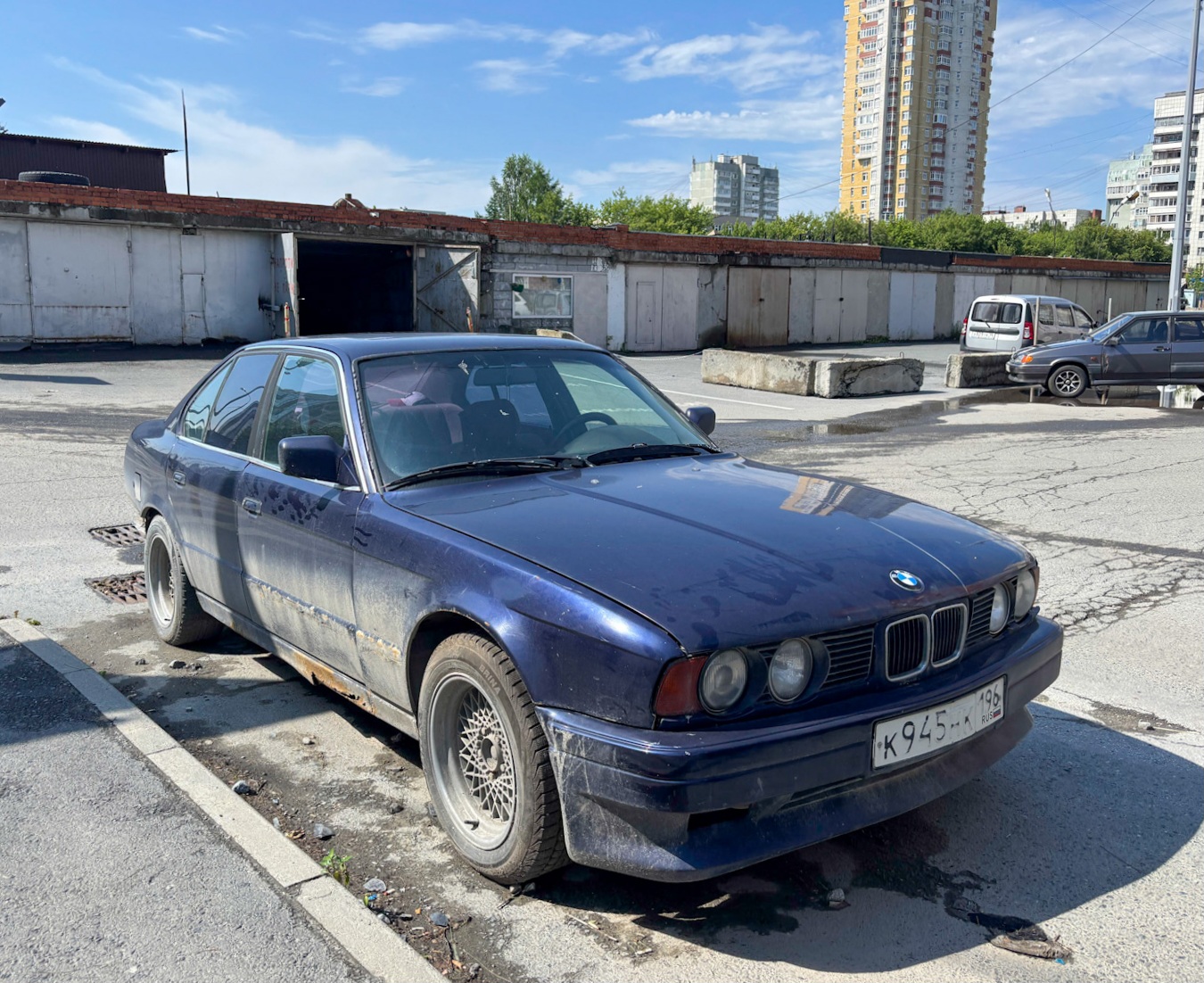 Свердловская область, № К 945 НК 196 — BMW 5 Series (E34) '87-96