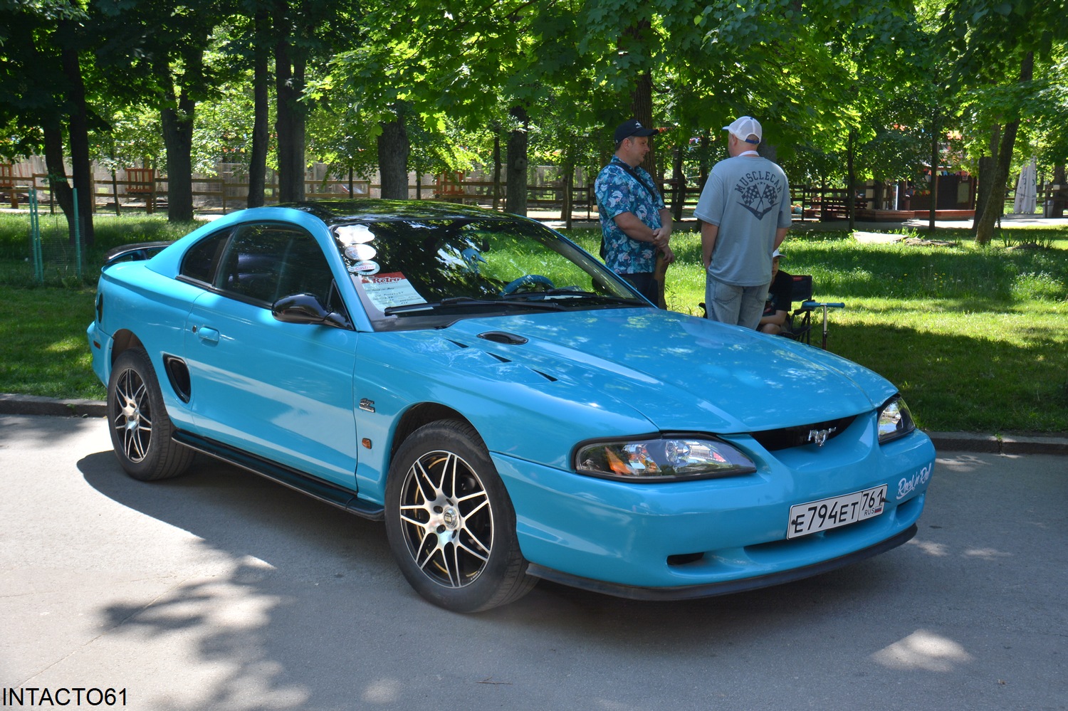 Ростовская область, № Е 794 ЕТ 761 — Ford Mustang (4G) '93-98; Ростовская область — Retro Motor Show_2026_Май