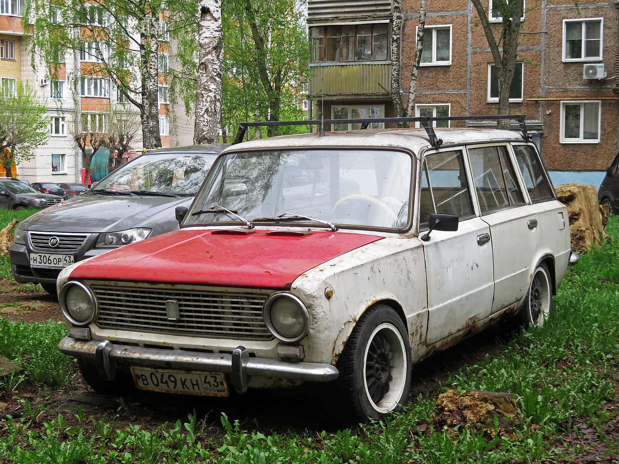 Кировская область, № В 049 КН 43 — ВАЗ-2102 Жигули '71-86