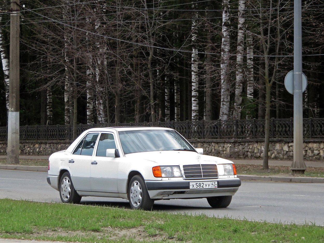 Кировская область, № Х 582 УУ 43 — Mercedes-Benz (W124) '84-96