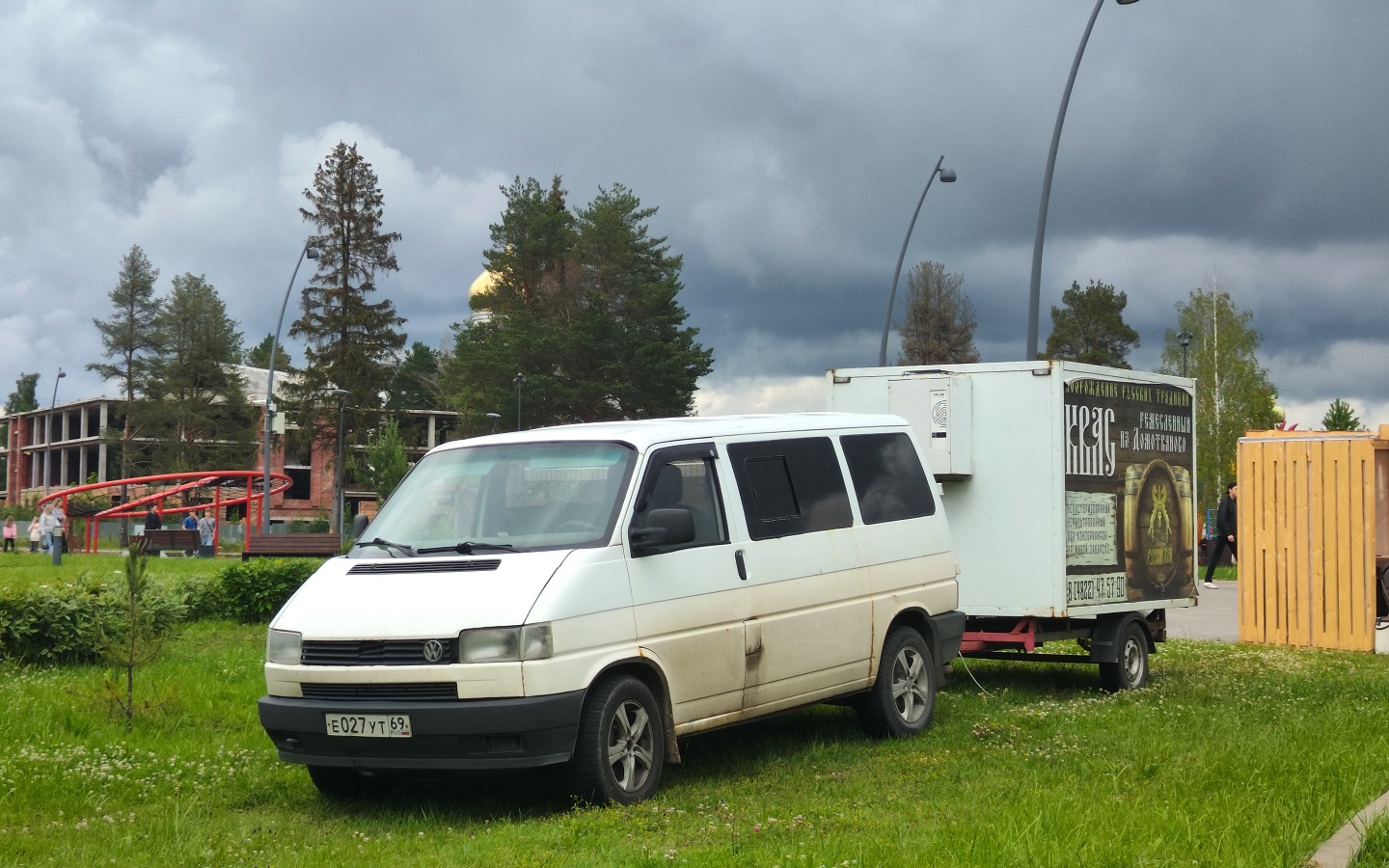 Тверская область, № Е 027 УТ 69 — Volkswagen Typ 2 (T4) '90-03