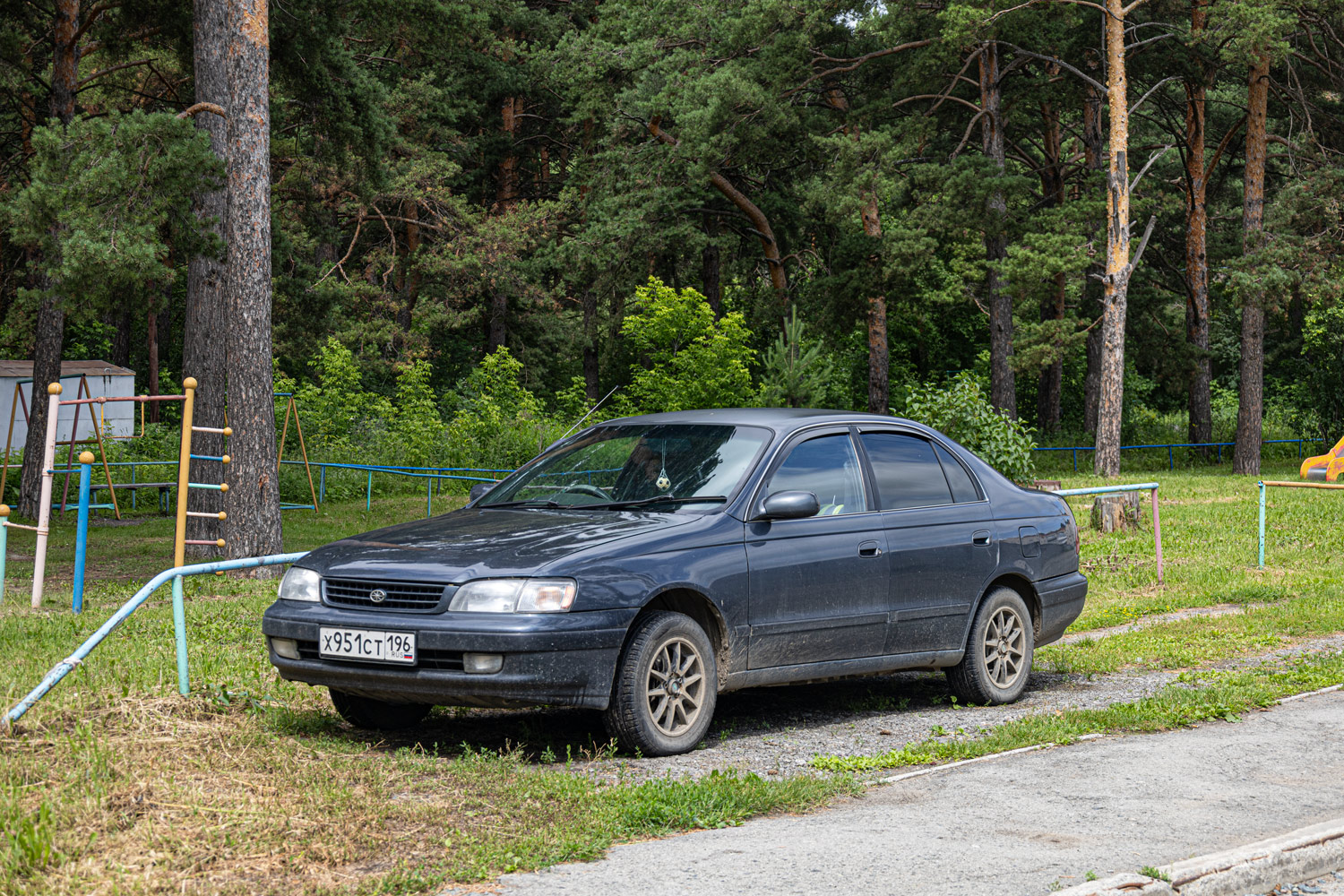 Свердловская область, № Х 951 СТ 196 — Toyota Corona (T190) '92-95
