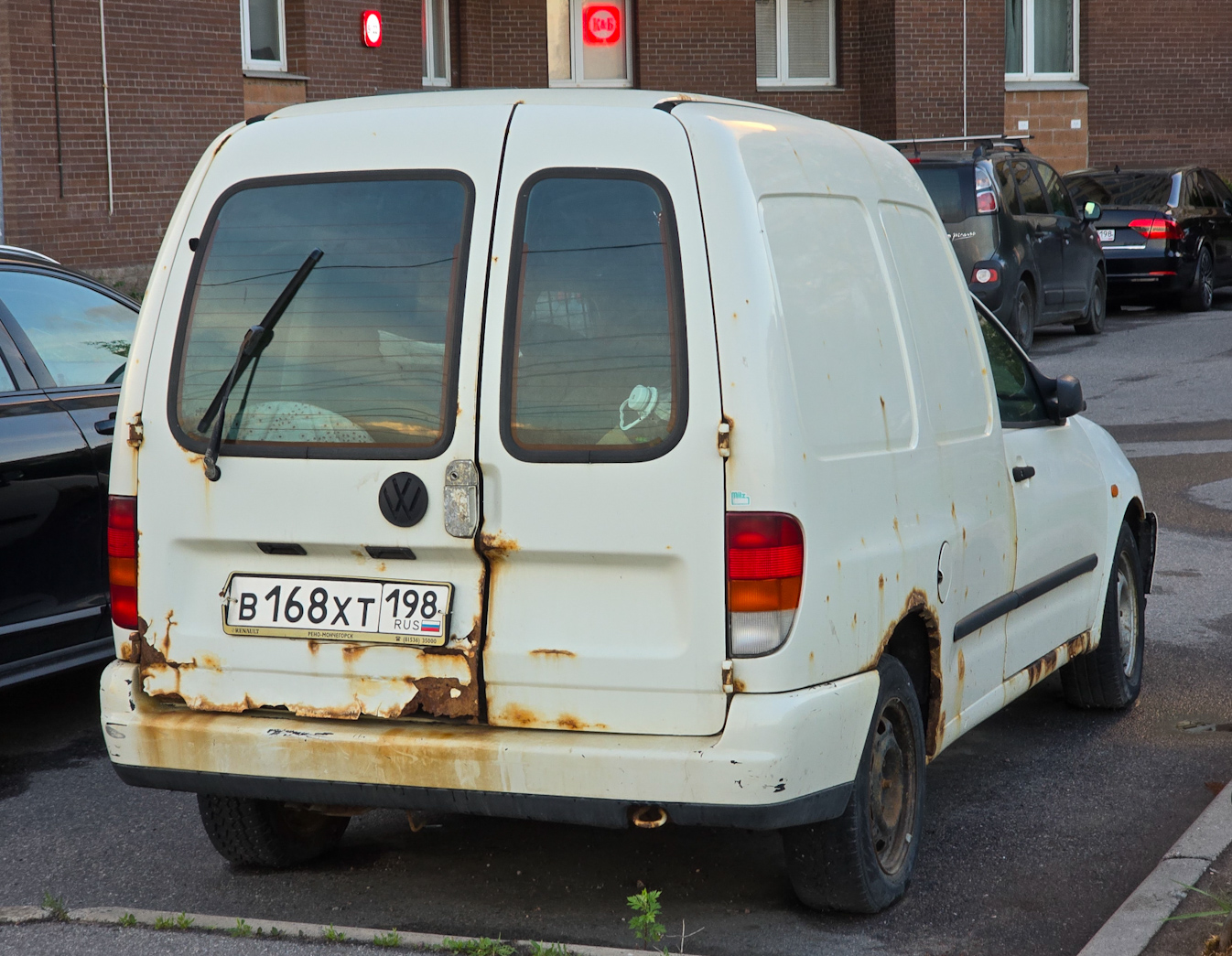 Санкт-Петербург, № В 168 ХТ 198 — Volkswagen Caddy (Typ 9K/9U) '95-03